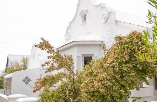 Prince Albert House | Cozy De Kleine Prince - A Reimagined Village Escape