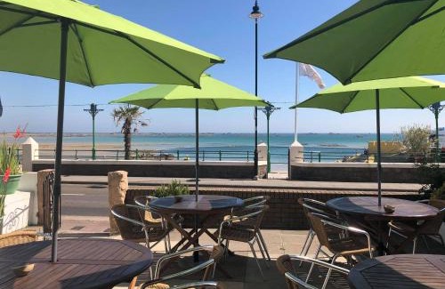 St. Helier House | Discover De L'Etang: Top-Rated Stay with Dining Options