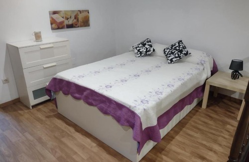 Ferrones Ski Chalet | Pet-Friendly De La Cuenca Avilés with Breakfast Included