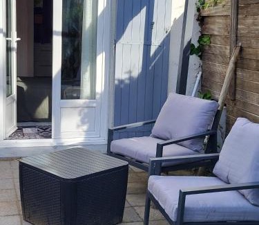 Colleville-Montgomery Bed & Breakfast | Unforgettable Stay at De la Mer - Rated 9.9/10 by Guests