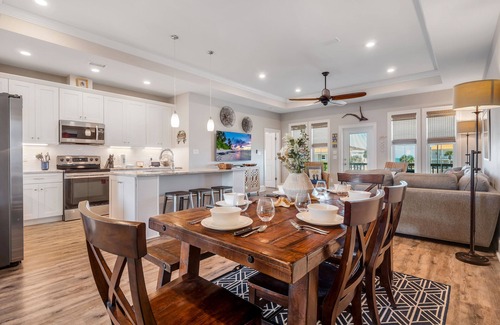 East End House | Experience De La Sol: Fall Specials with Premier Amenities