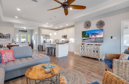 East End House | Experience De La Sol: Fall Specials with Premier Amenities