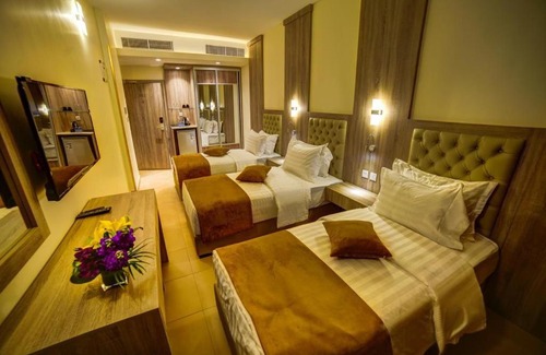 Aqaba Hotel | Discover De-Lara Hotel: 4-Star Stay with Ocean Views
