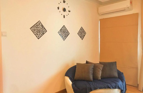 Seri Kembangan Apartment | De Leasure Homestay: WiFi, Netflix & Free Parking Awaits