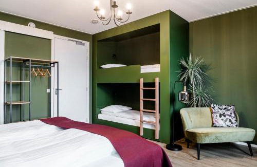 Enkhuizen Bed & Breakfast | Discover de Logerie: Kid-Friendly Stay with Breakfast Included