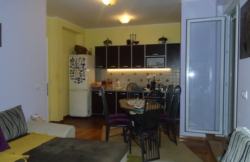Vozdovac Apartment | Deluxe Double Room with A/C & Large Terrace Retreat