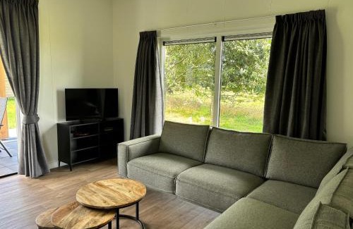 Blesdijke Bed & Breakfast | Coastal Retreat at De Markestee with Ocean View & Pool