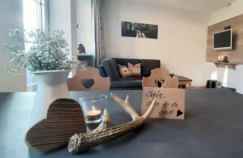 Neukirchen Beim Heiligen Blut Apartment | Family-Friendly Apartment with Side View in Neukirchen
