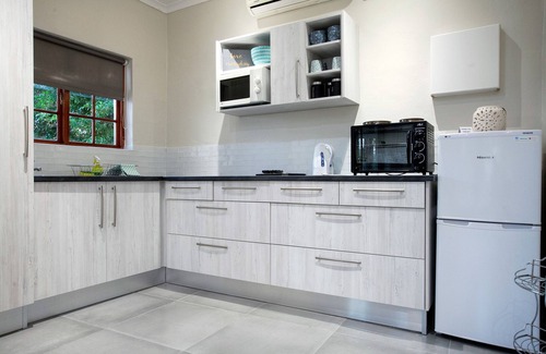 Addo House | Experience De Old Drift Guest Farm: 4-Star Family Retreat