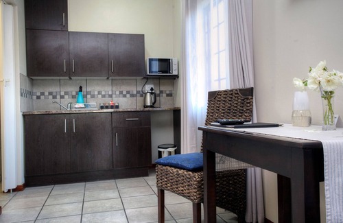 Addo House | Experience De Old Drift Guest Farm: 4-Star Family Retreat