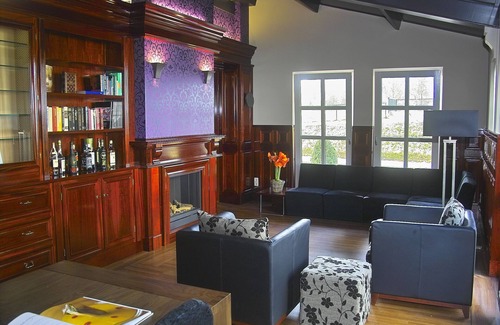 Herten Hotel | Oceanfront Bliss at De Oolderhof: 4-Star Getaway
