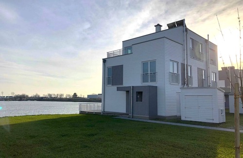 Olpenitz House | Cozy Sea View Holiday Home with Terrace & Wi-Fi Access