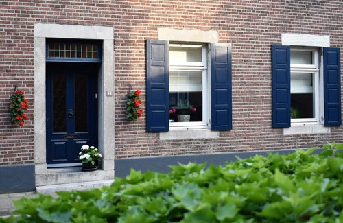 Beek Bed & Breakfast | De Oude Limonadefabriek: Rated 9.4 with Oceanfront Views