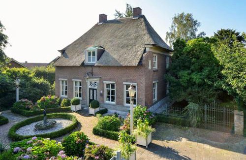 Macharen Bed & Breakfast | Experience De Oude Pastorie Macharen with Oceanfront Views
