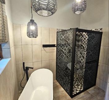 Kimberley House | Pet-Friendly Retreat at De Oude Sleeper Inn - 10/10 Rated