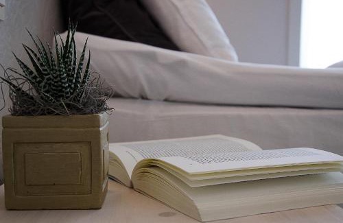 Zillebeke Apartment | Relax at De Pastorie - Zillebeke with Oceanfront Amenities