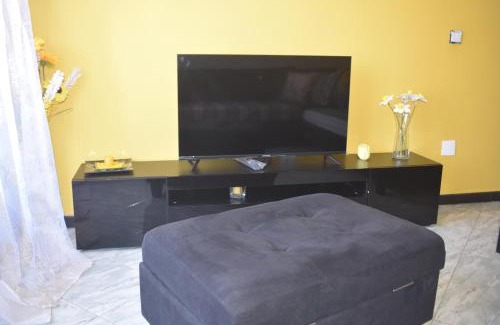 Santa Cruz Apartment | Guest Rated De Pina Apartments - A Cozy Getaway