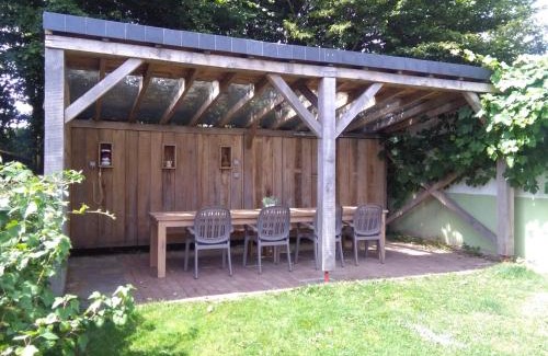 Manderfeld House | De Ploeg: Guest Rated 9.2 with Pet-Friendly Amenities