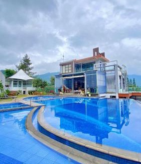 Cisarua Hotel | Relax at De Pointé Resort & Resto with Oceanfront Views