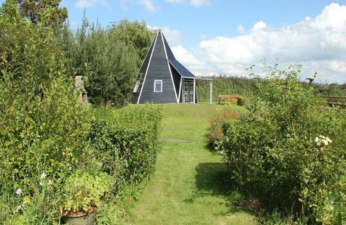 Sint Maartensdijk House | Pet-Friendly Retreat at De Puntschuur: Rated 9/10!