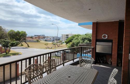 Jeffreys Bay Apartment | Oceanfront Retreat at De Reyge - 10/10 Guest Rated