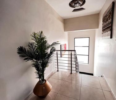 Surulere Hotel | Discover De Rigg Place in Surulere: Pool & Breakfast Included