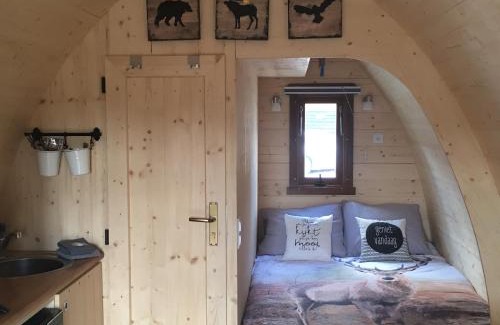 Oisterwijk Cabin | Cozy De Rozephoeve Studio with Family-Friendly Amenities