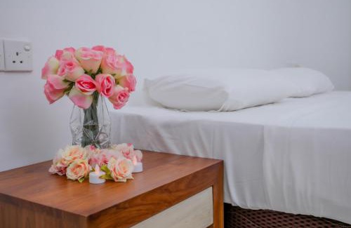 Mount Lavinia Apartment | Experience Comfort at De Saram Residencies with Pool Access
