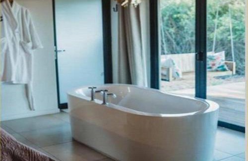Uilenkraal House | Outstanding Stay at De Uijlenes - 4 Star with Hot Tub!