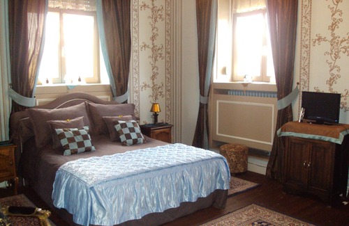 Sint-Jozef House | Guest Rated: De Vijf Zuilen - Family Friendly with Breakfast