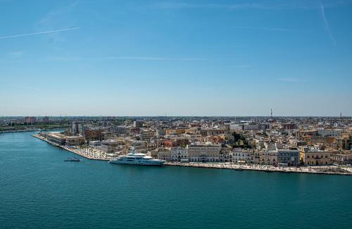 Brindisi Histotic Center Apartment | Discover De' Villanova House: 4-Star Family-Friendly Retreat