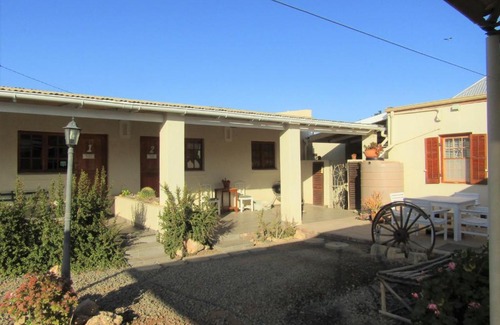 Calitzdorp Apartment | Pet-Friendly Getaway at De Wawielhuis - Rated 8.9/10!