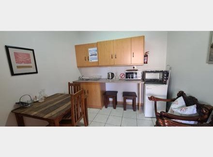 Calitzdorp Apartment | Pet-Friendly Getaway at De Wawielhuis - Rated 8.9/10!