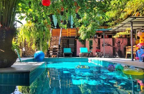 Tha Wang Tan Hotel | Discover De Wiang Kum Kam: 4-Star Retreat with Ocean Views