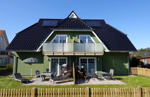 Born auf dem Darss Apartment | De Windroos: Relaxing Terrace & Close to Baltic Sea