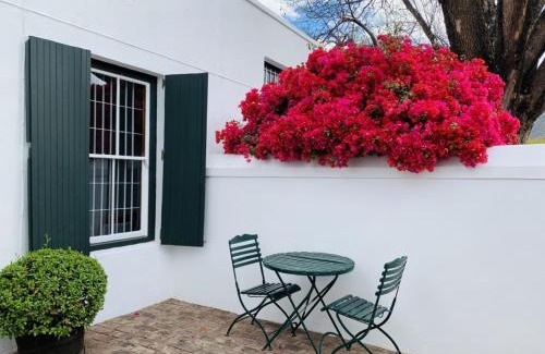 Graaff-Reinet Bed & Breakfast | Discover de Wingerd B & B: Pet-Friendly with Pool Access