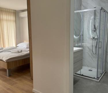 Trn Hotel | Top-Rated Dea Sobe: Family-Friendly with Restaurant & Kitchen