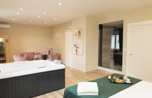 Giugliano in Campania Hotel | Relax at DEA SUITE with Inviting Hot Tub Amenities