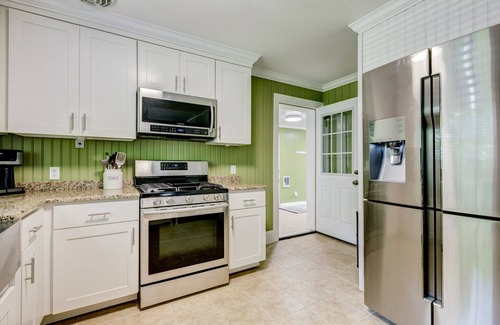 Winston - Salem House | Prime Location: Deacon Stays at The Idlewilde near WFU
