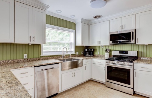 Winston - Salem House | Prime Location: Deacon Stays at The Idlewilde near WFU