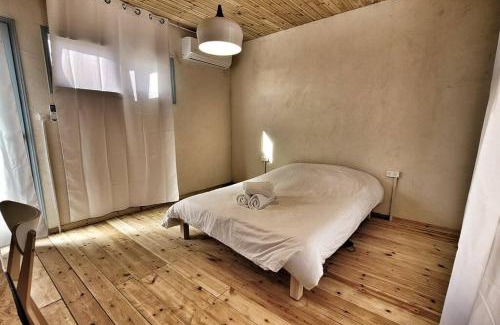 Al-Maghtas Apartment | Relax at Dead Sea Rooftop: Hot Tub & Breakfast Included