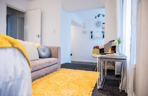 Kirkheaton Apartment | Budget-Friendly Dealhouse Apartments 11 for Family Stays