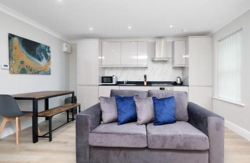 Chalfont St Giles Apartment | Deanway Serviced Apartments: Family-Friendly Stays Await