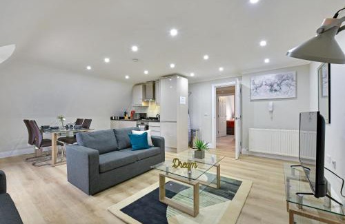 Chalfont St Giles Apartment | Deanway Serviced Apartments: Family-Friendly Stays Await