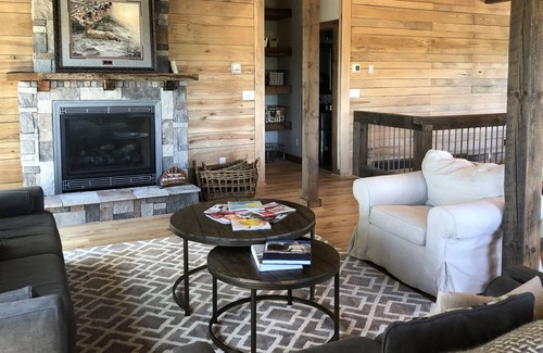 New Albin House | Dear Camp - Incredible Bluff, Upper Iowa River views New Albin, IA