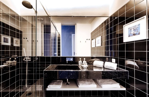 Misericordia Hotel | Discover Dear Lisbon - Gallery House with Spa & Breakfast