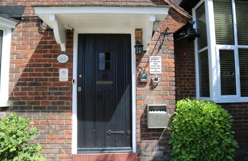 Brunel Bed & Breakfast | Cozy Debden Guest House | Quality Stay with Great Reviews