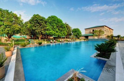 Bail Parao Resort | Debu's The Fern Resort & Spa, Jim Corbett