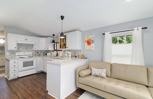 Flat Rock Cottage | Funky Fuji @Backyard Cottages: 10/10 Rated Getaway!