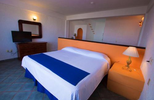 Rincon de Guayabitos Resort | Delightful Decameron Los Cocos: All-Inclusive Oceanfront Escape